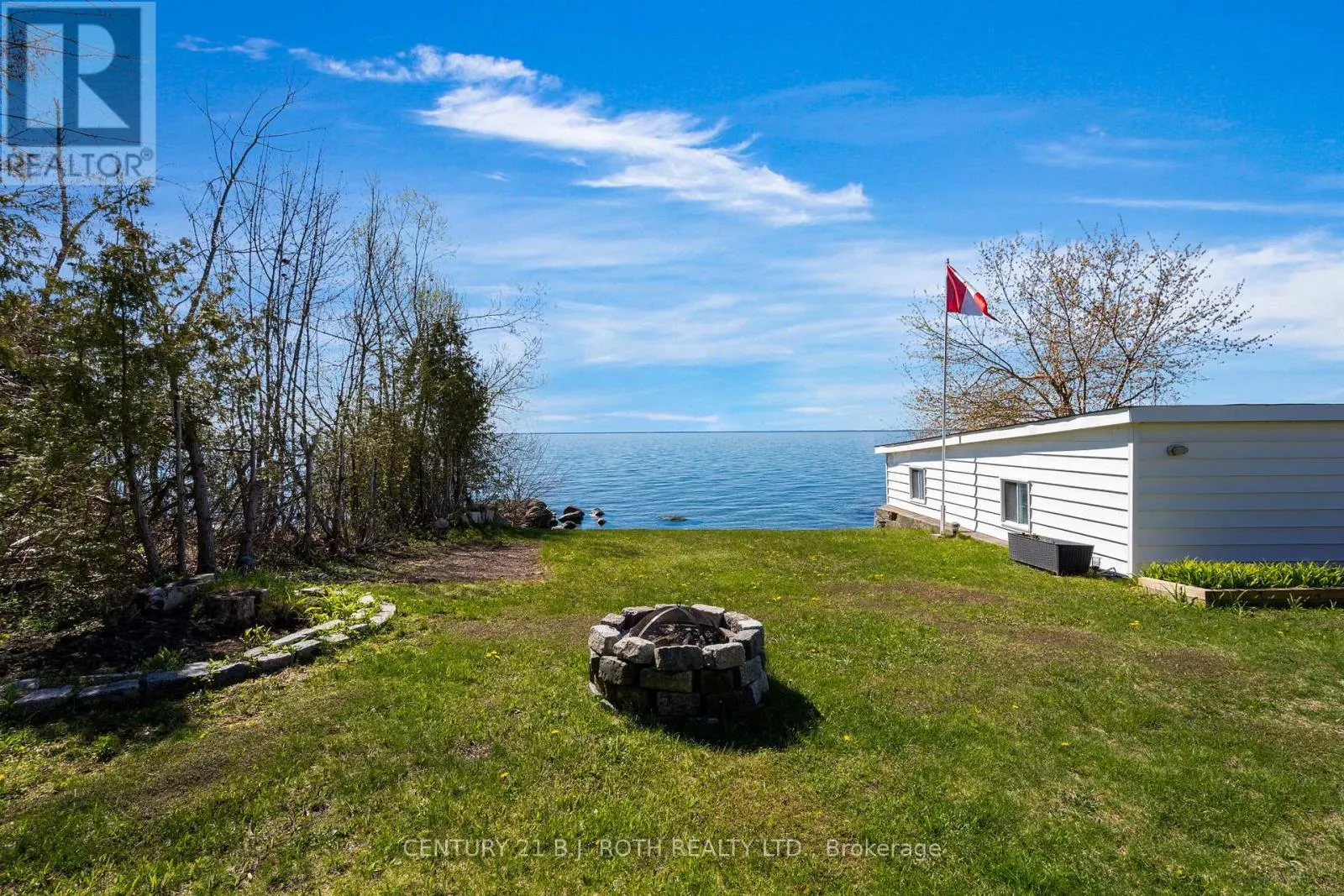 49 LAKESHORE ROAD E