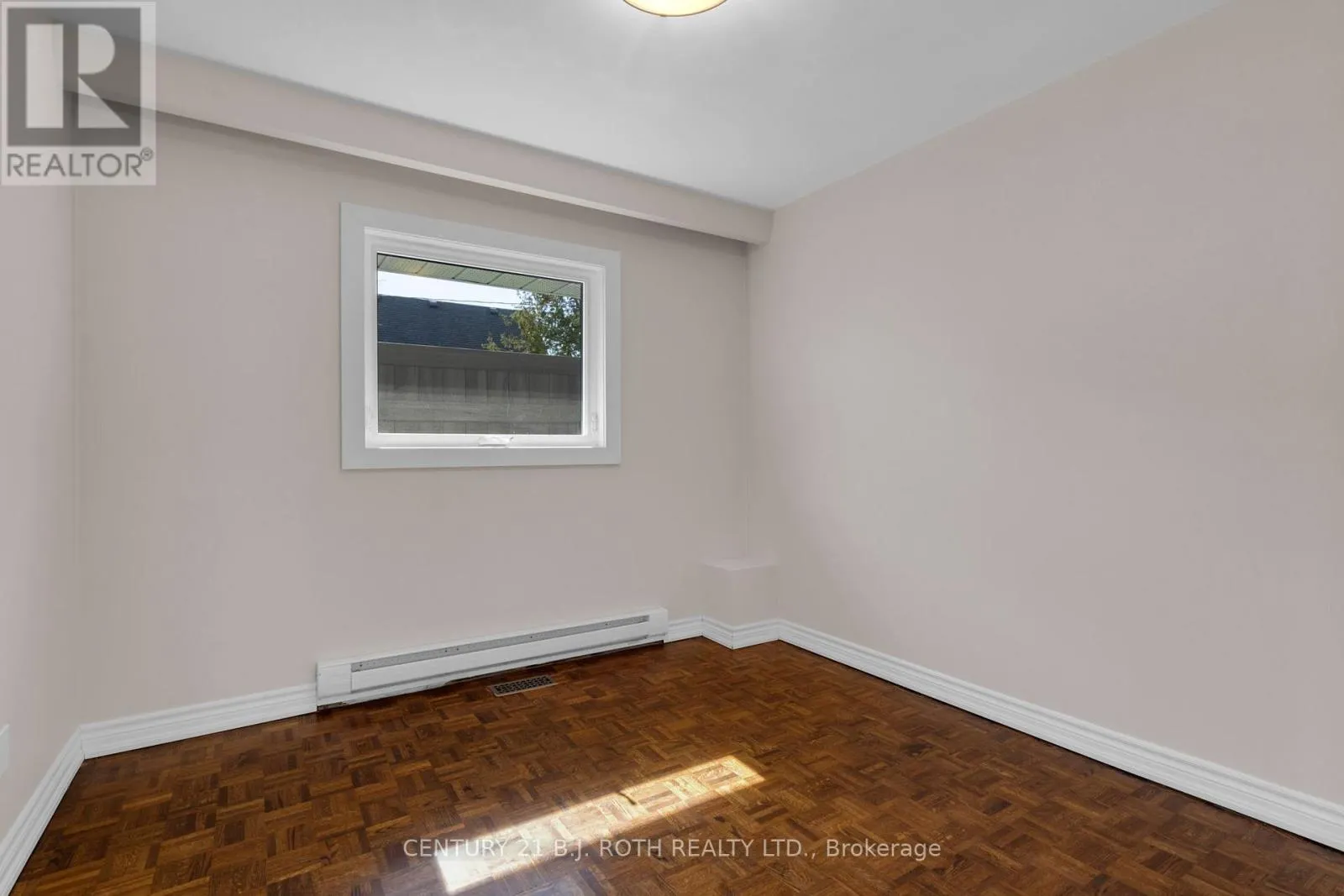 49 LAKESHORE ROAD E