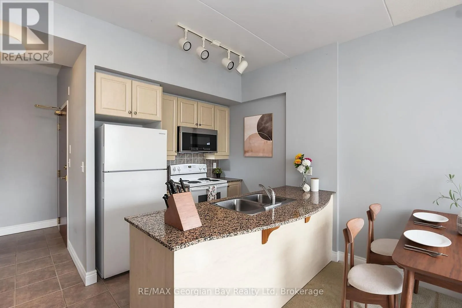 415 - 280 ABERDEEN BOULEVARD #415