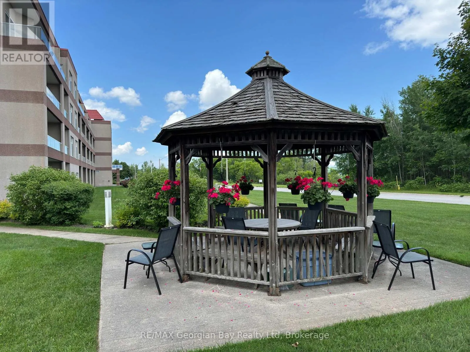 415 - 280 ABERDEEN BOULEVARD #415