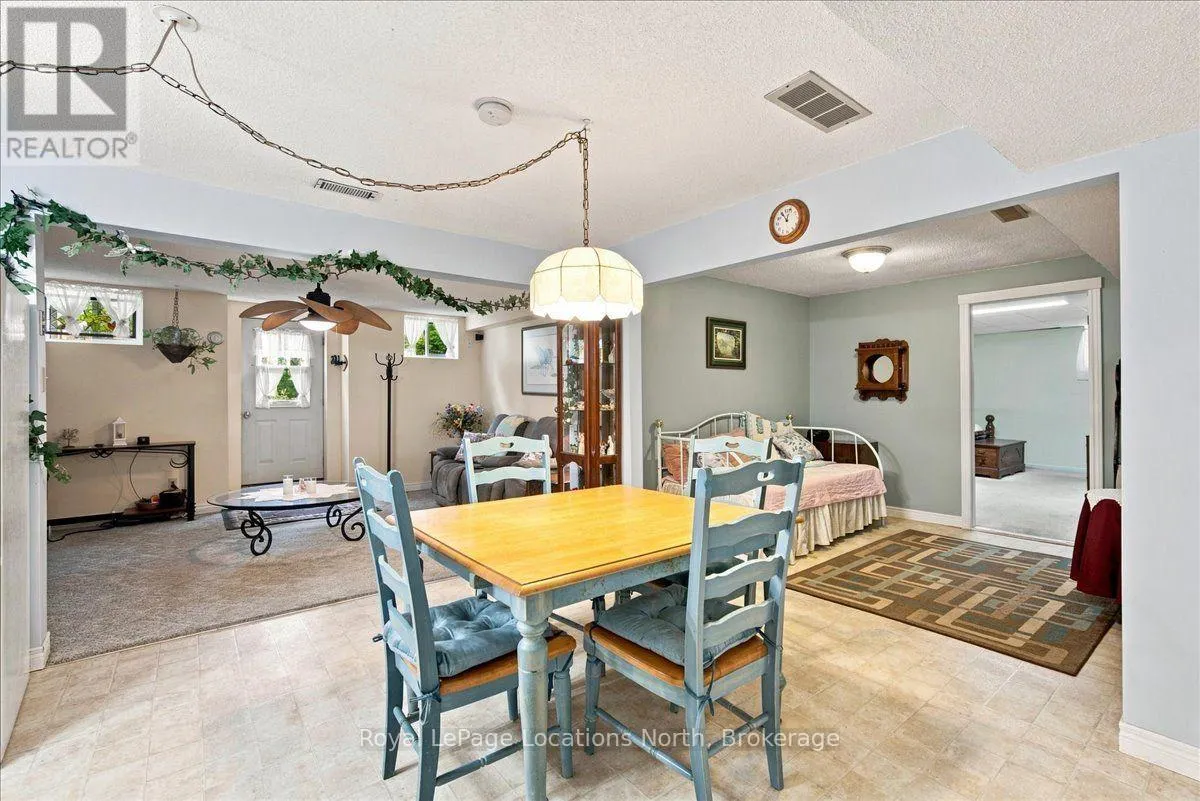 6 ROYAL BEECH DRIVE