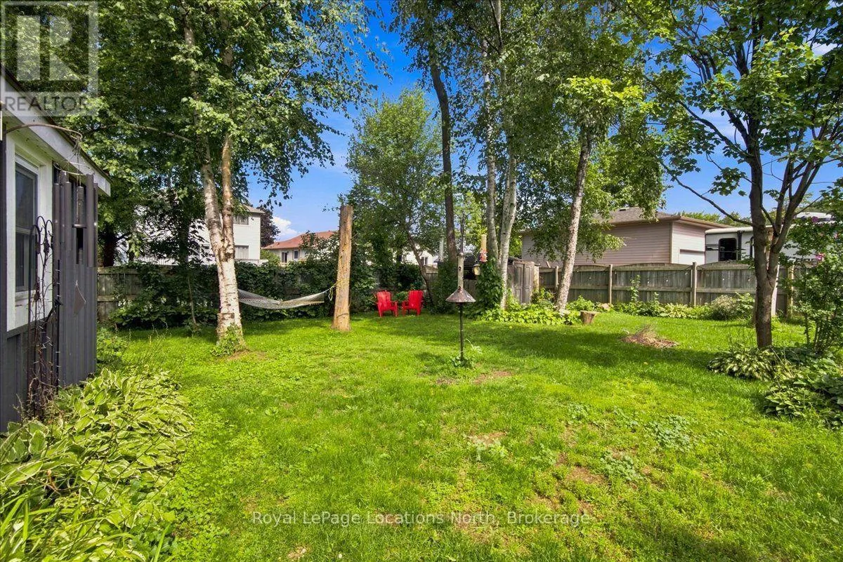 6 ROYAL BEECH DRIVE