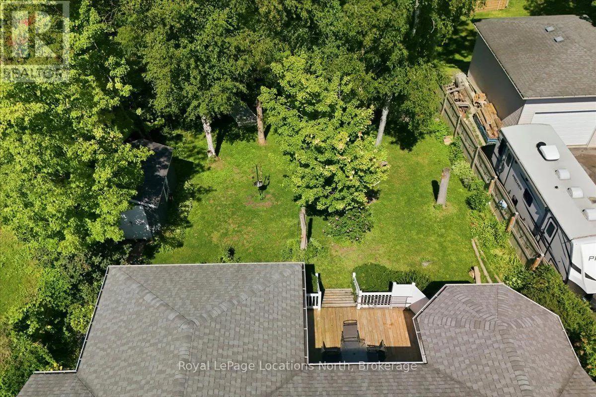 6 ROYAL BEECH DRIVE