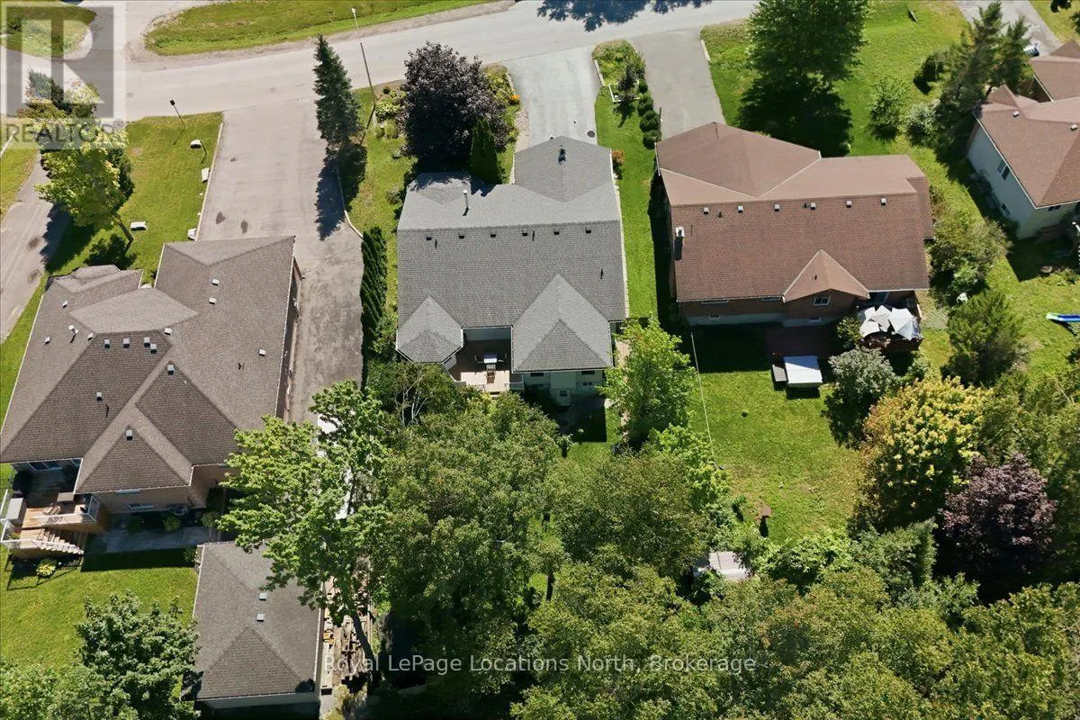 6 ROYAL BEECH DRIVE