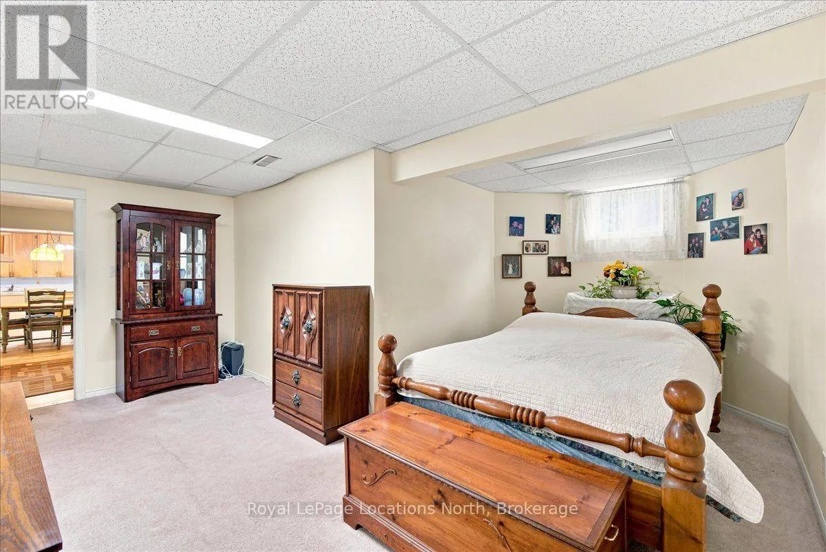 6 ROYAL BEECH DRIVE