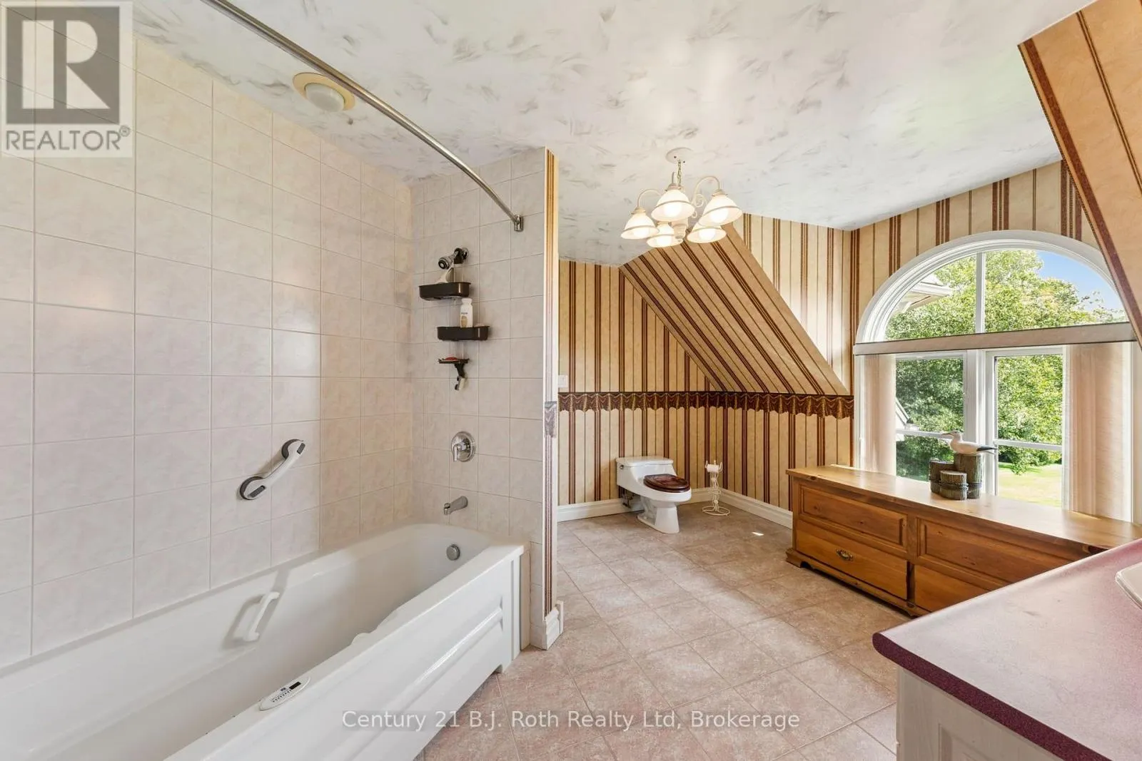 339 CHAMPLAIN ROAD