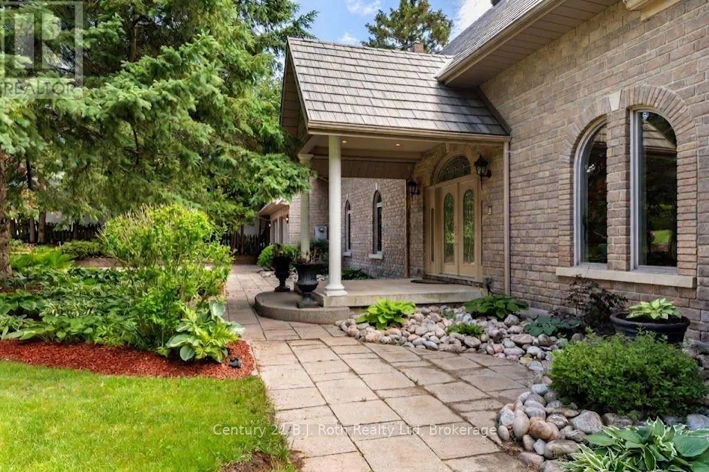 339 CHAMPLAIN ROAD
