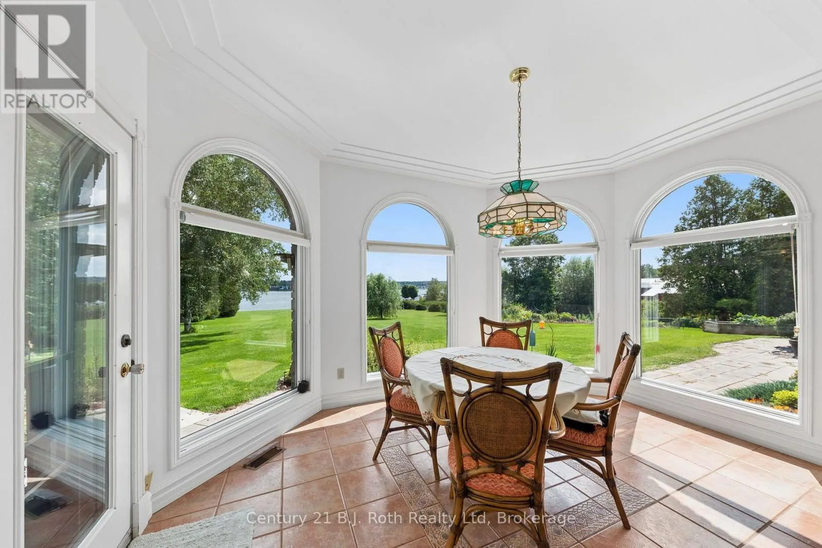 339 CHAMPLAIN ROAD
