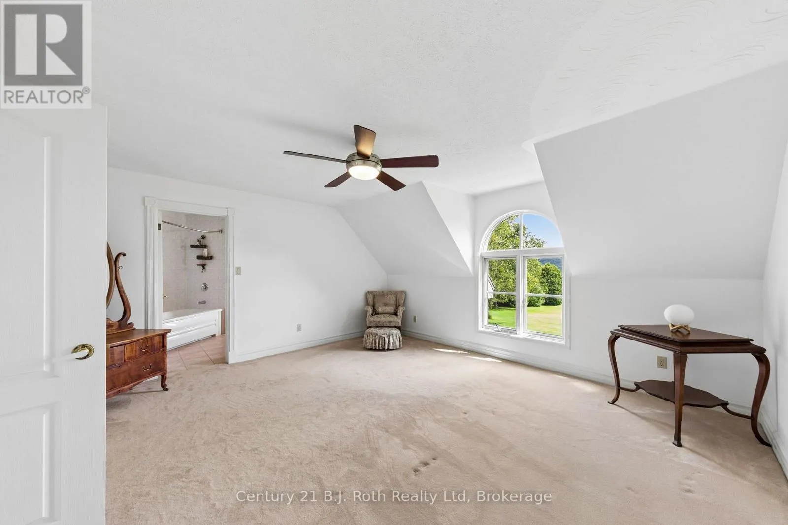 339 CHAMPLAIN ROAD