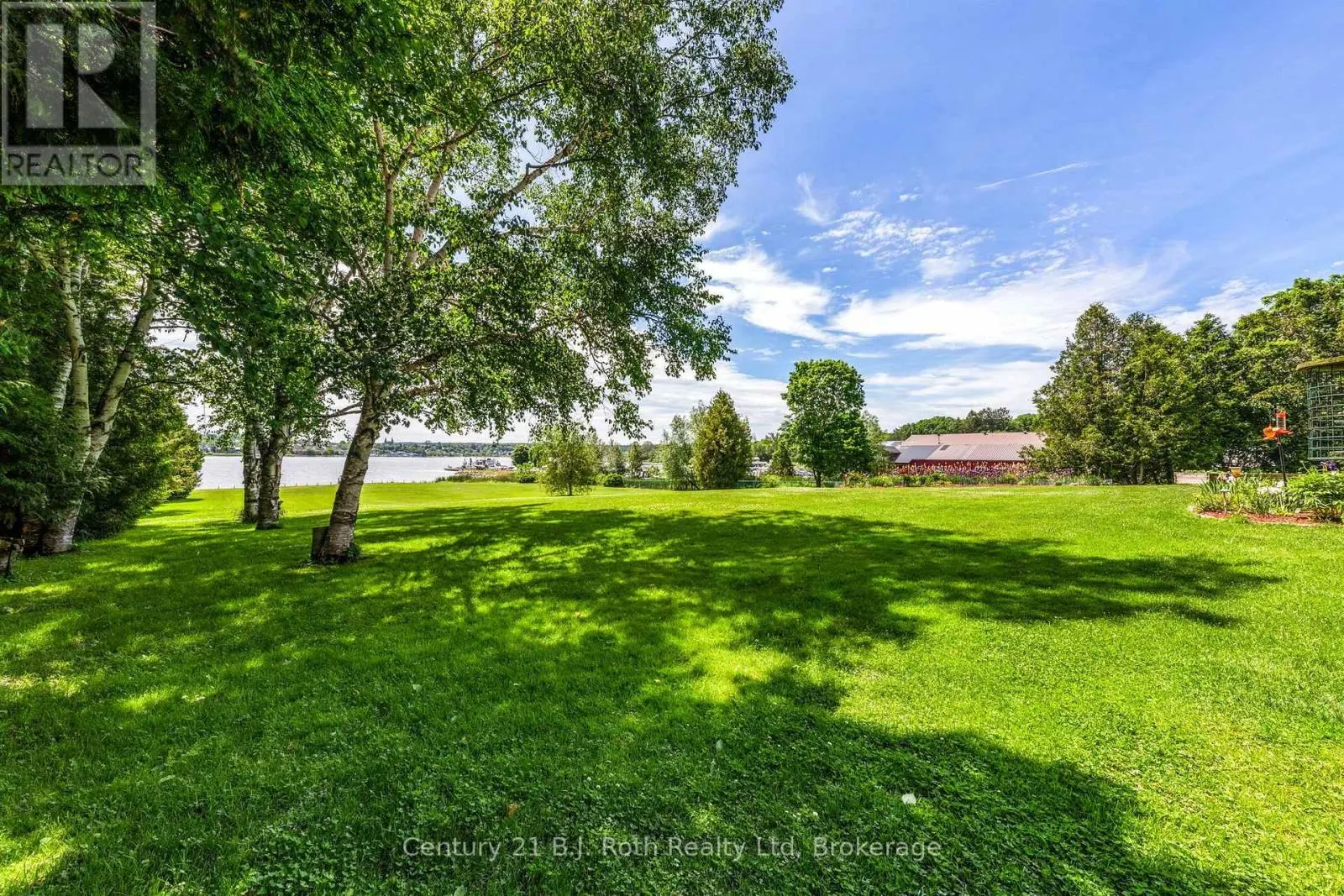 339 CHAMPLAIN ROAD