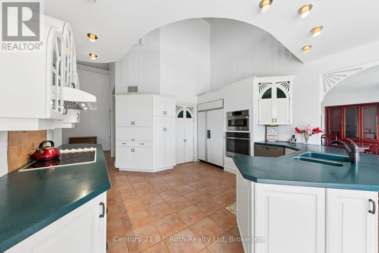 339 CHAMPLAIN ROAD