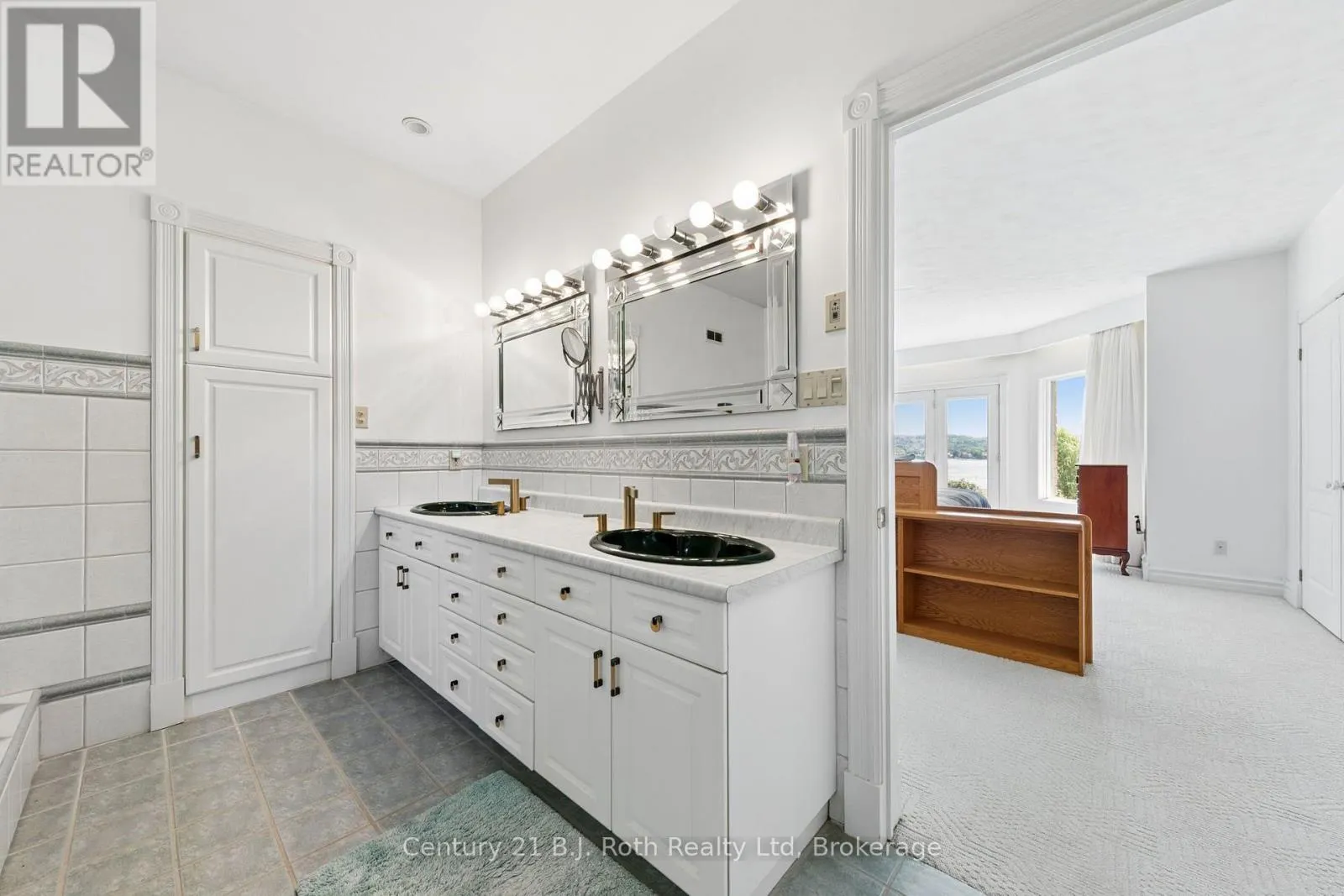 339 CHAMPLAIN ROAD