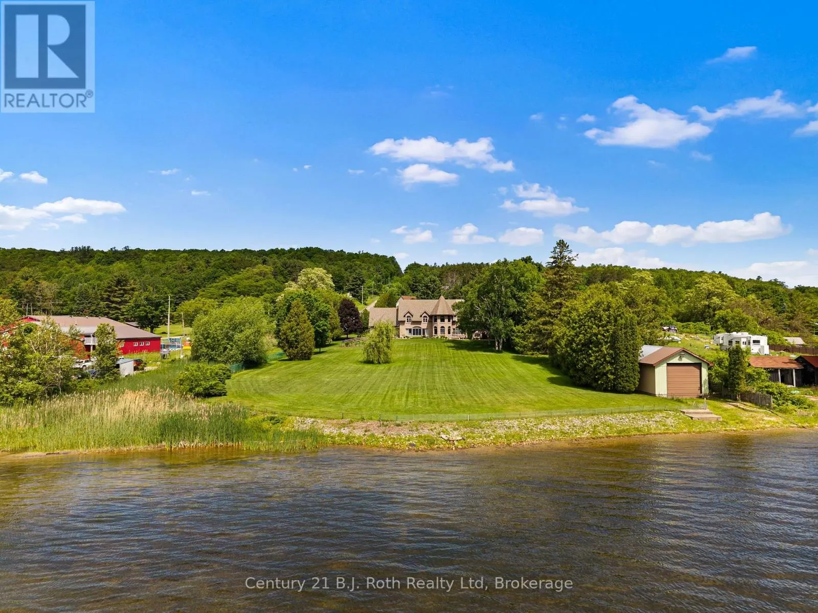 339 CHAMPLAIN ROAD