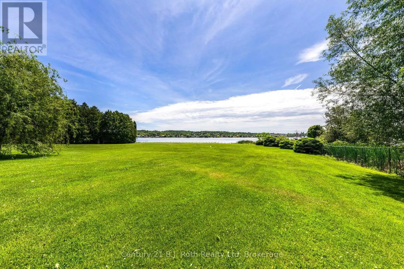 339 CHAMPLAIN ROAD