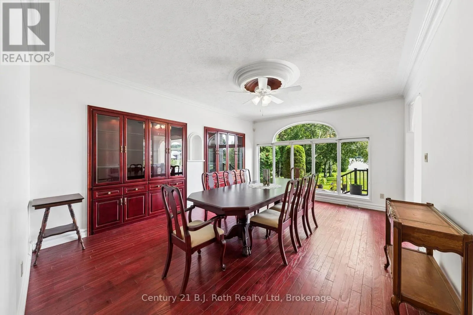 339 CHAMPLAIN ROAD