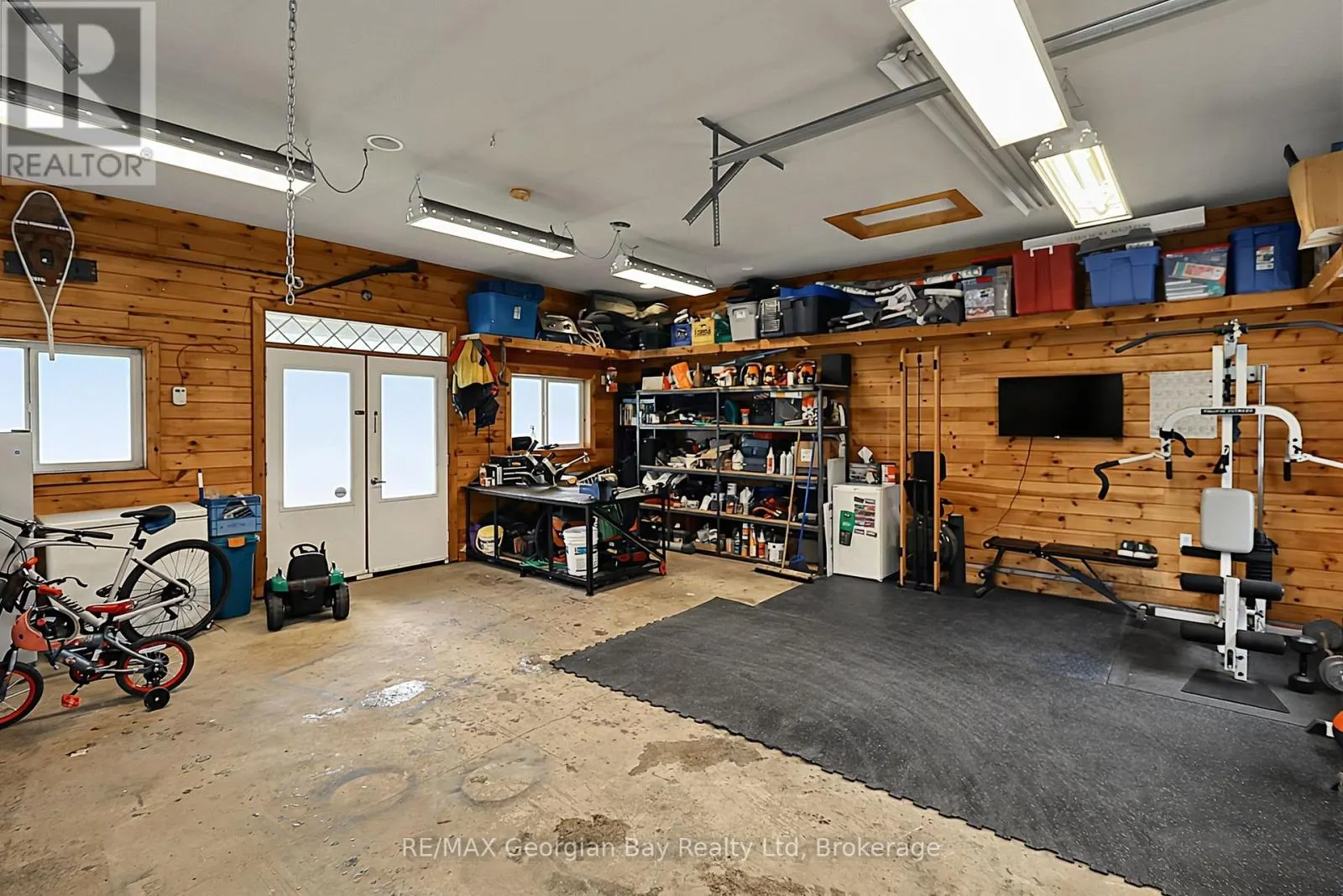 154 ROBERT STREET W