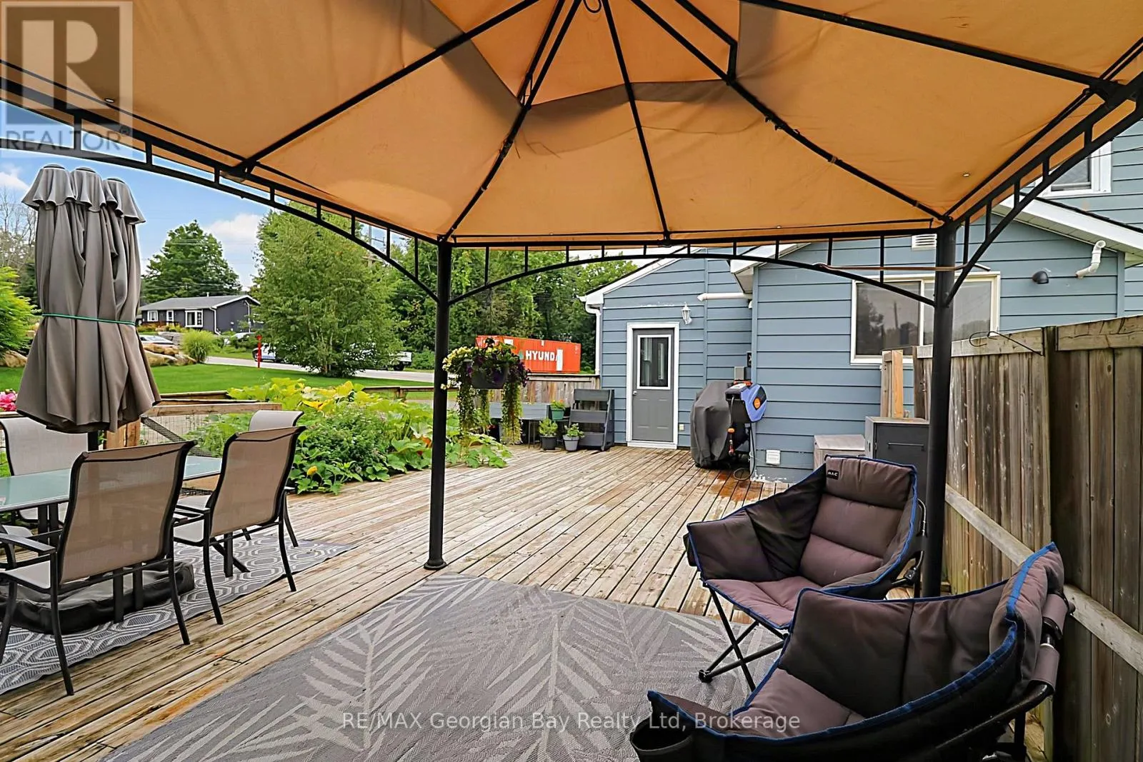 154 ROBERT STREET W