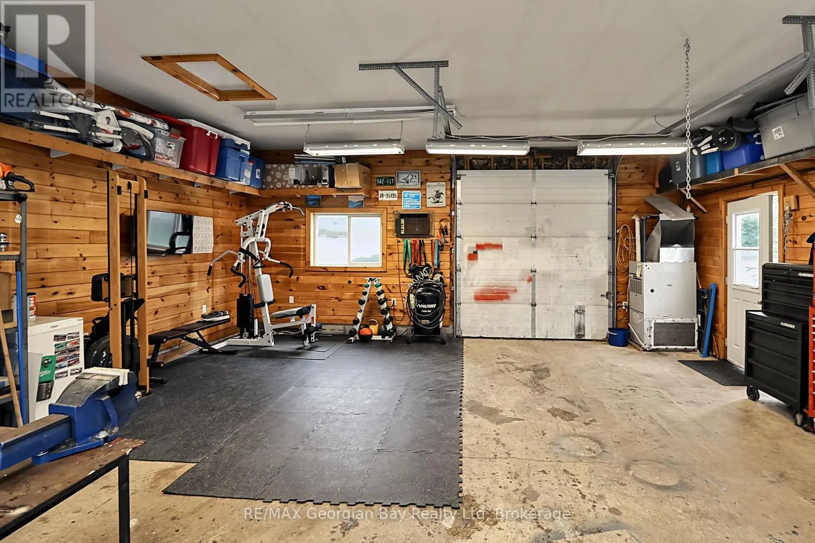 154 ROBERT STREET W