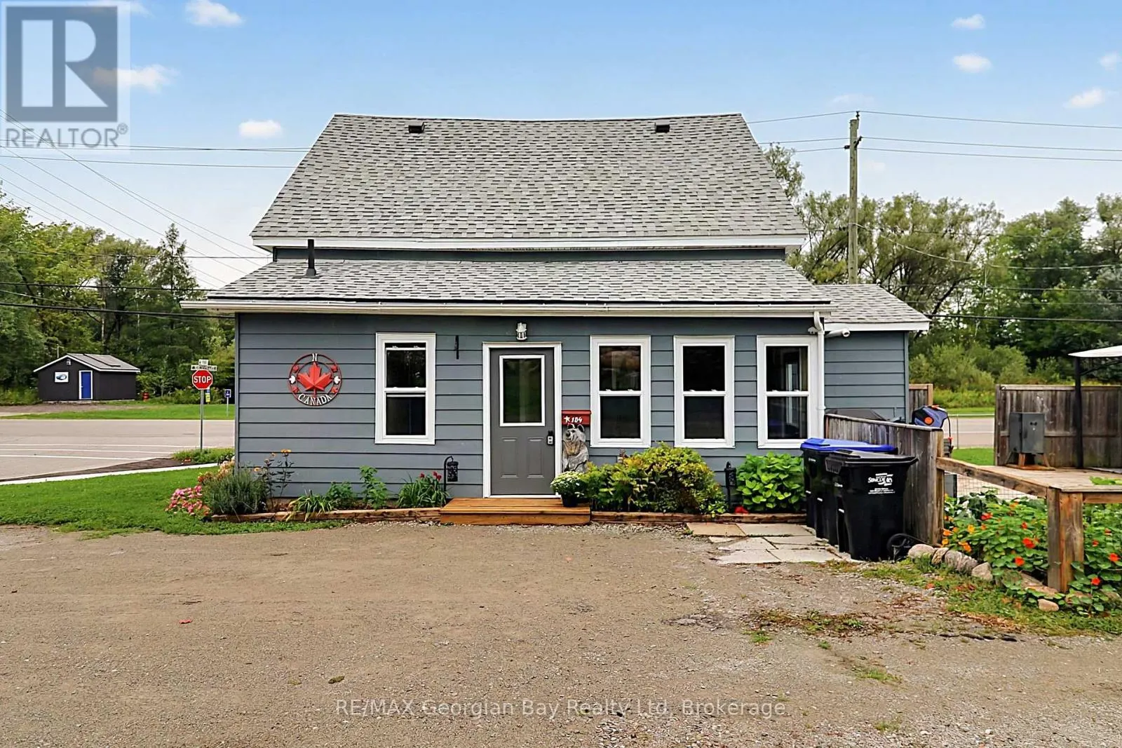154 ROBERT STREET W