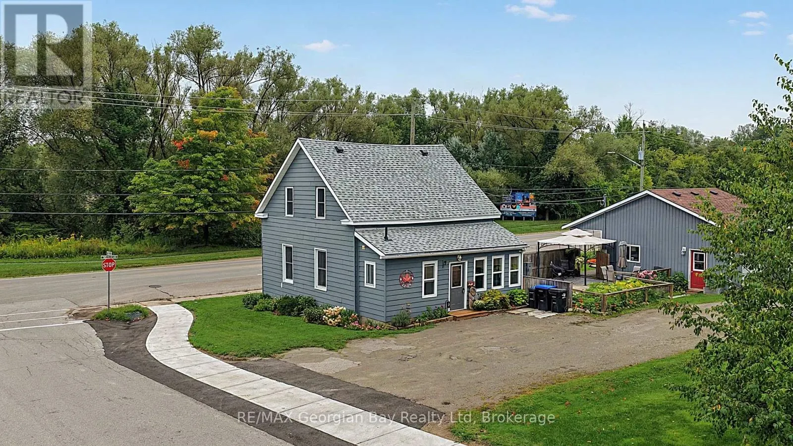 154 ROBERT STREET W