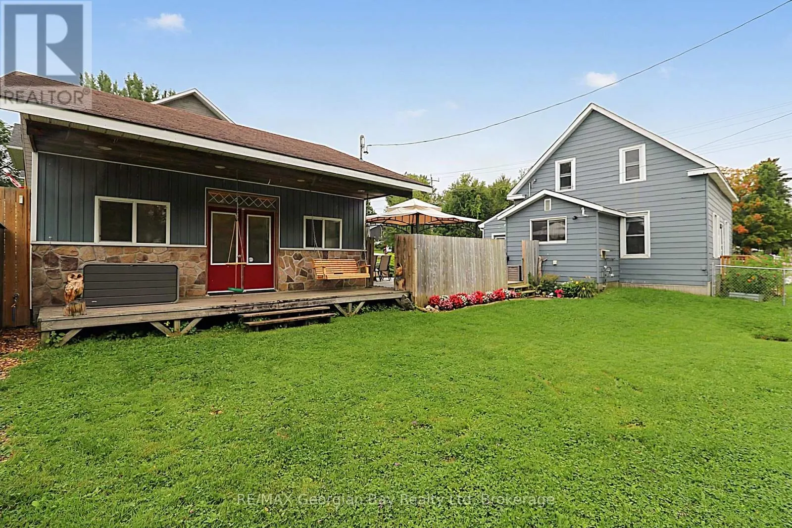 154 ROBERT STREET W