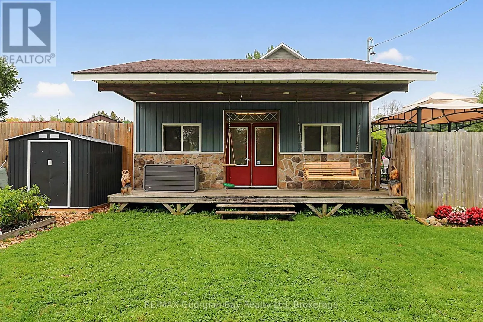 154 ROBERT STREET W