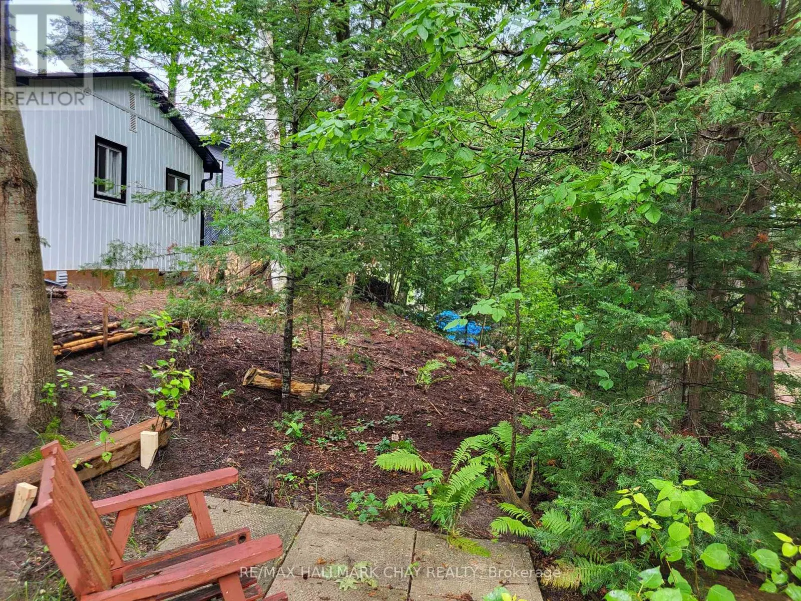 1221 RIVER ROAD E