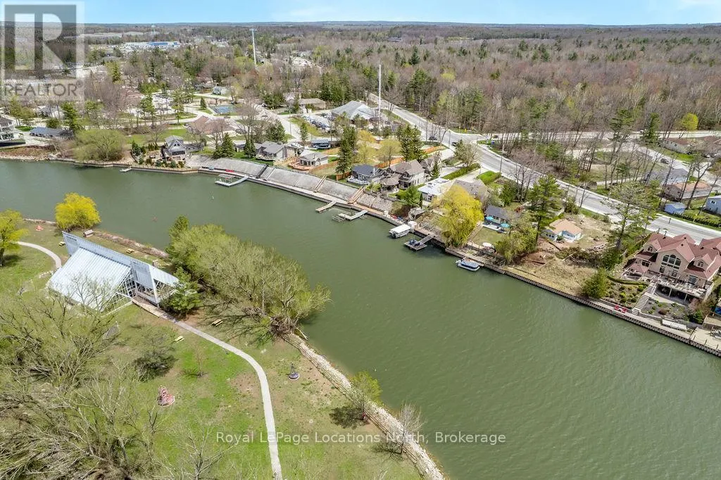 1094 RIVER ROAD W
