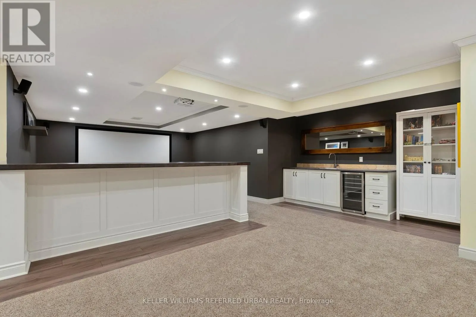 25 HERON BOULEVARD