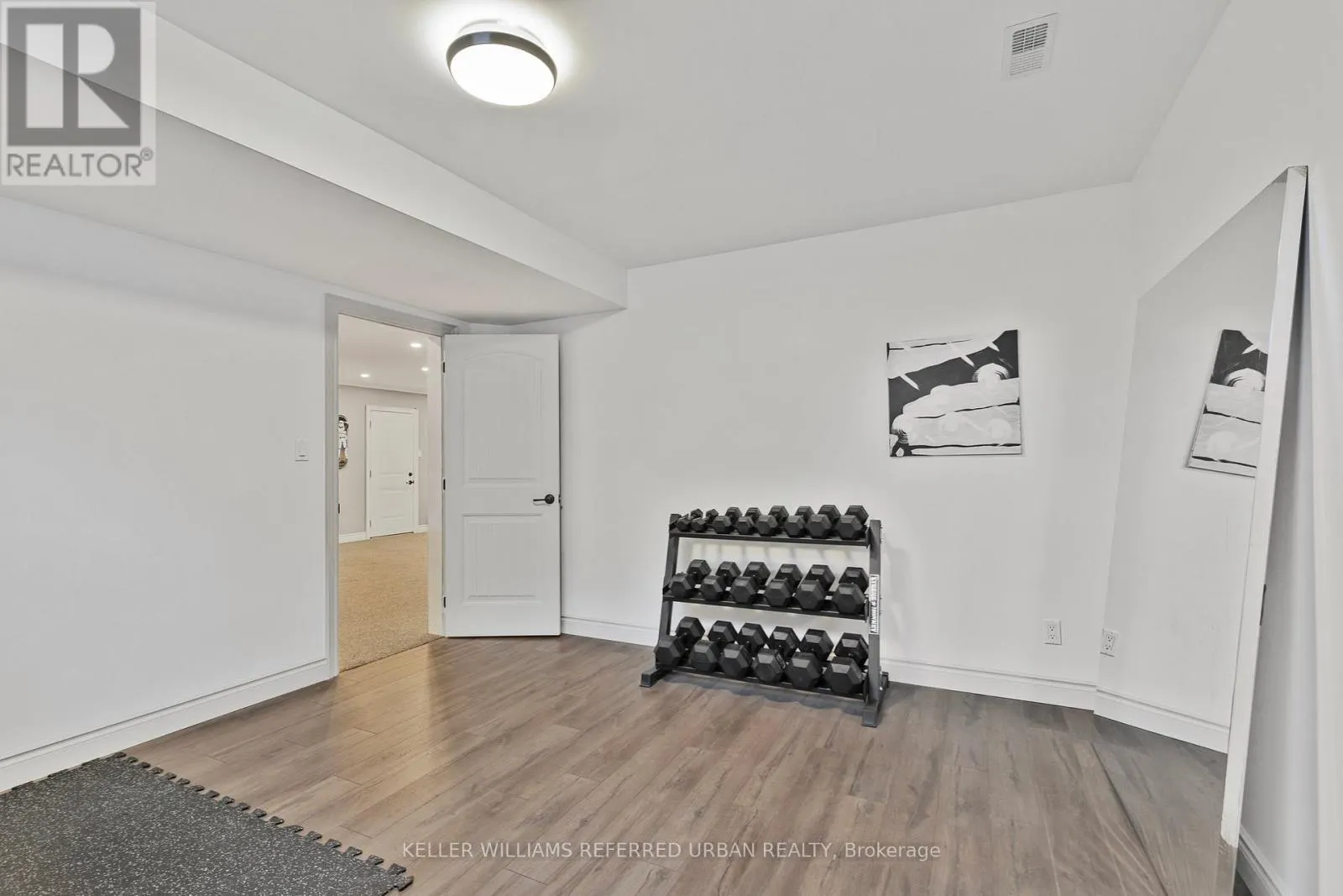 25 HERON BOULEVARD