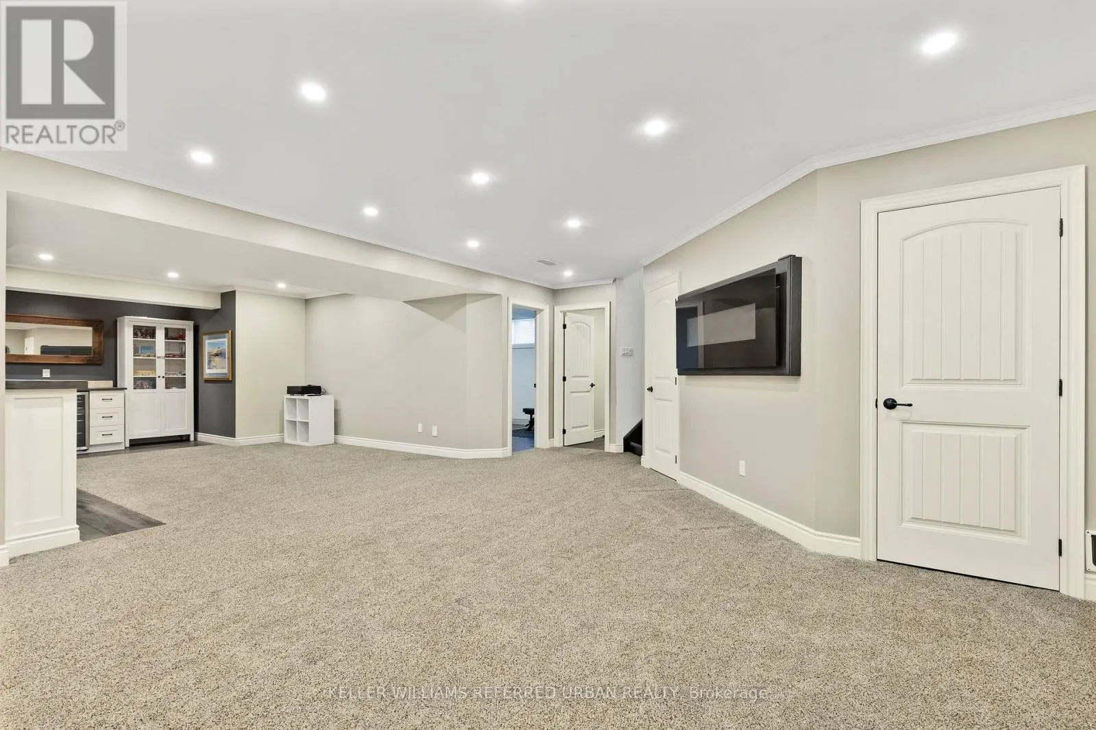 25 HERON BOULEVARD