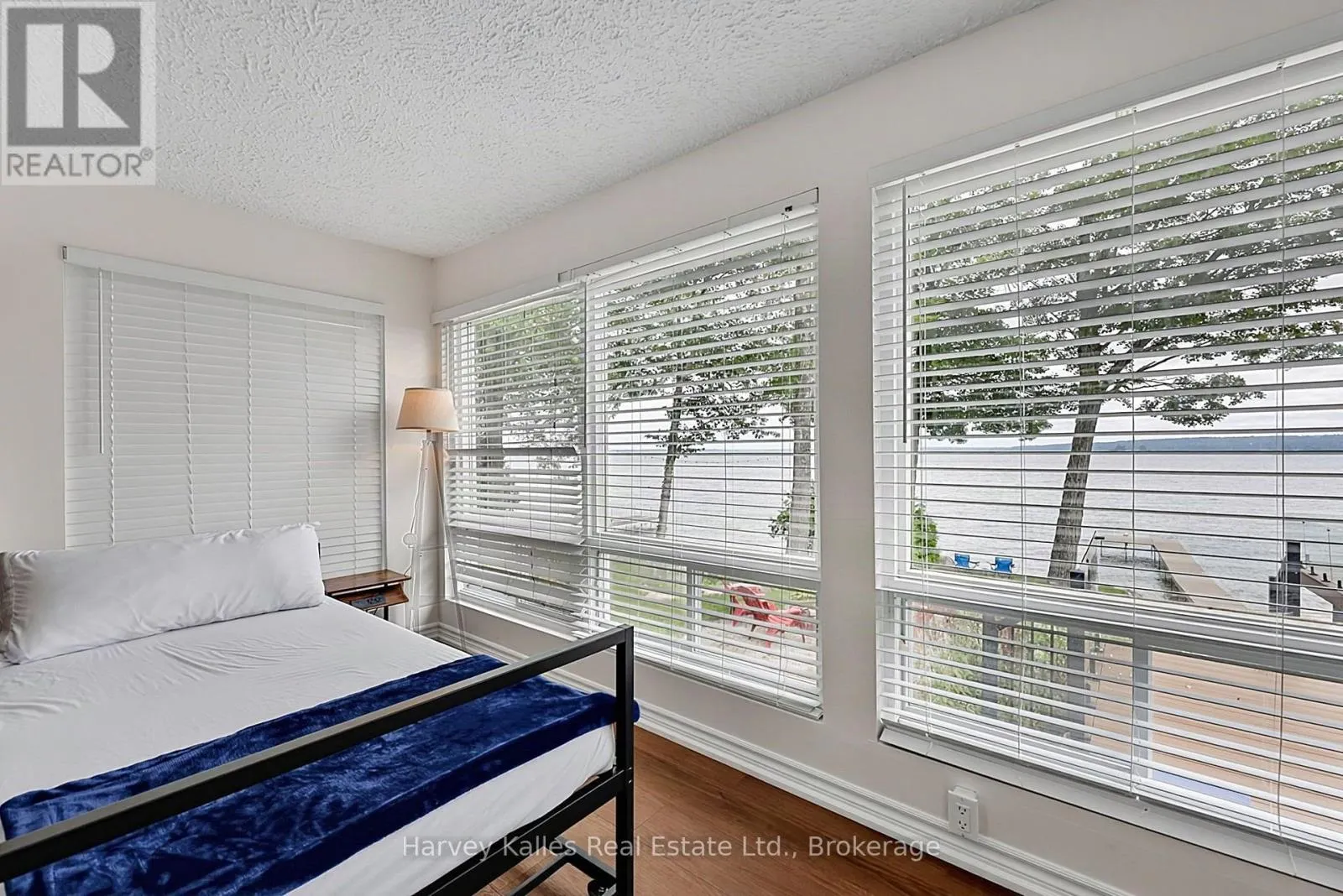 1515 CHAMPLAIN ROAD