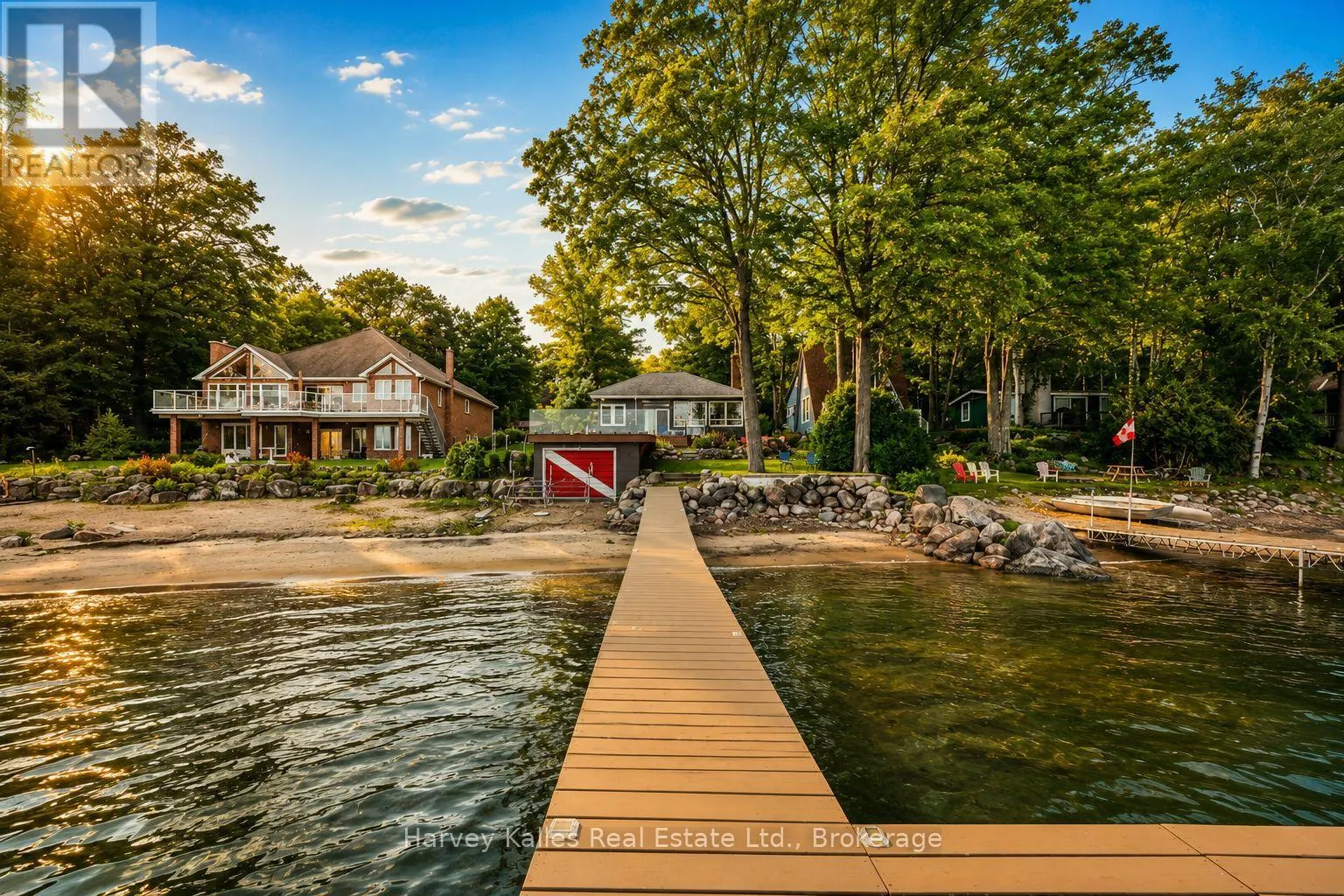 1515 CHAMPLAIN ROAD