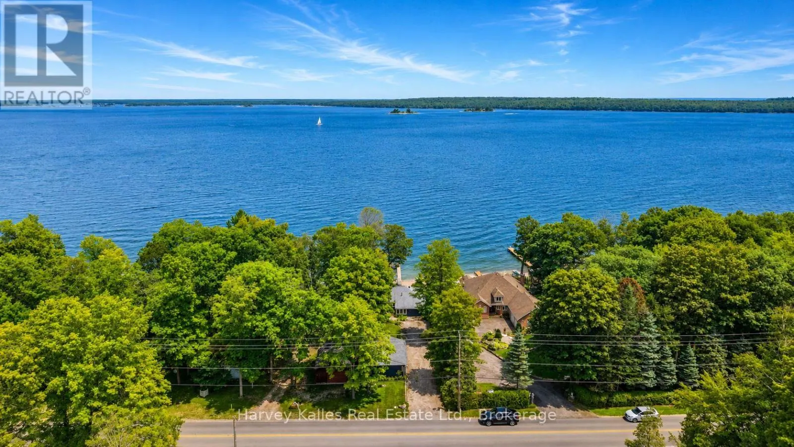 1515 CHAMPLAIN ROAD