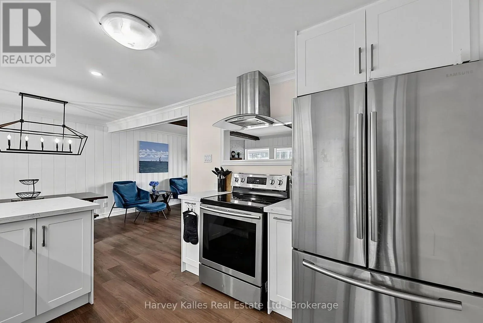 1515 CHAMPLAIN ROAD