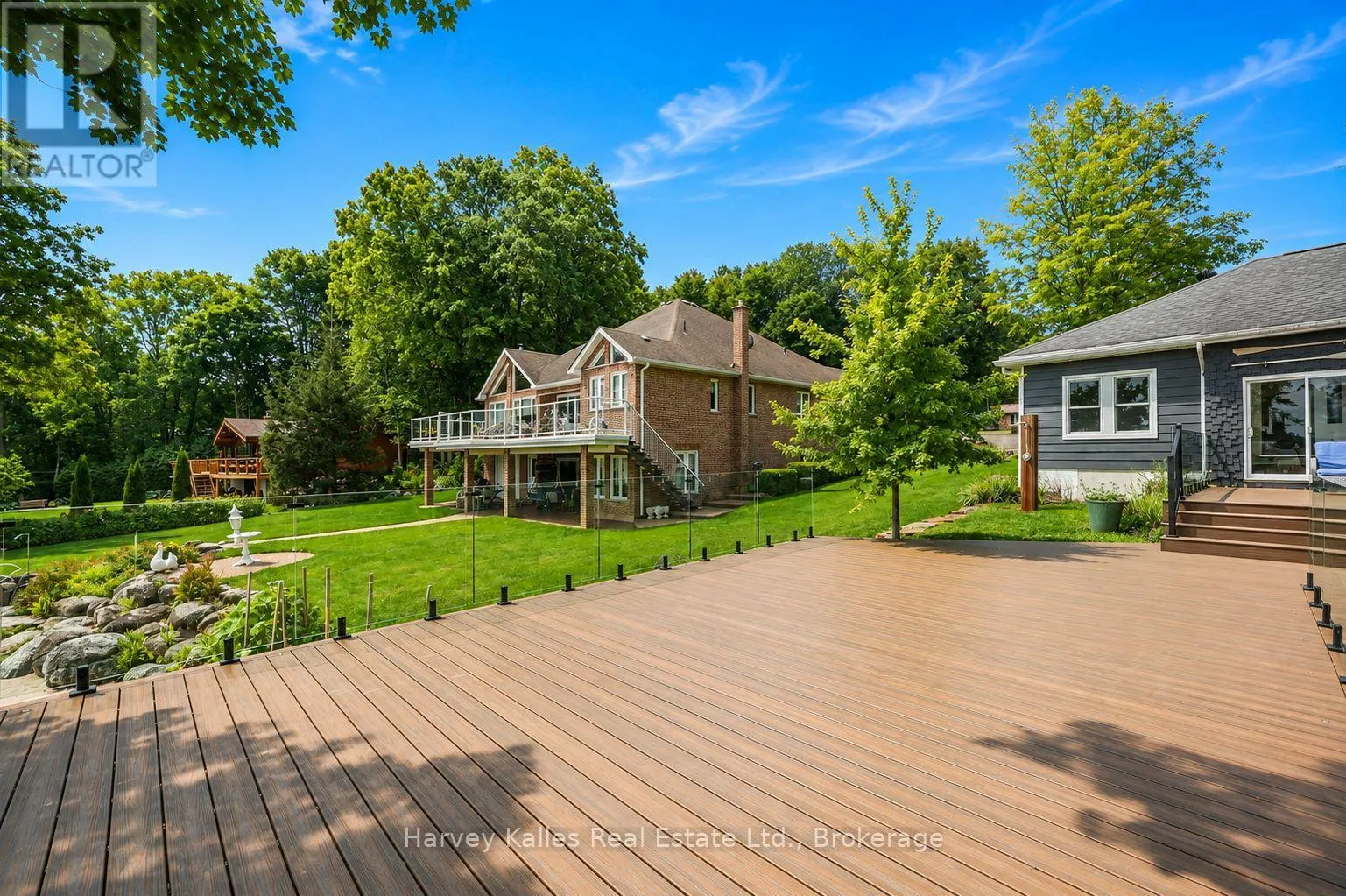 1515 CHAMPLAIN ROAD