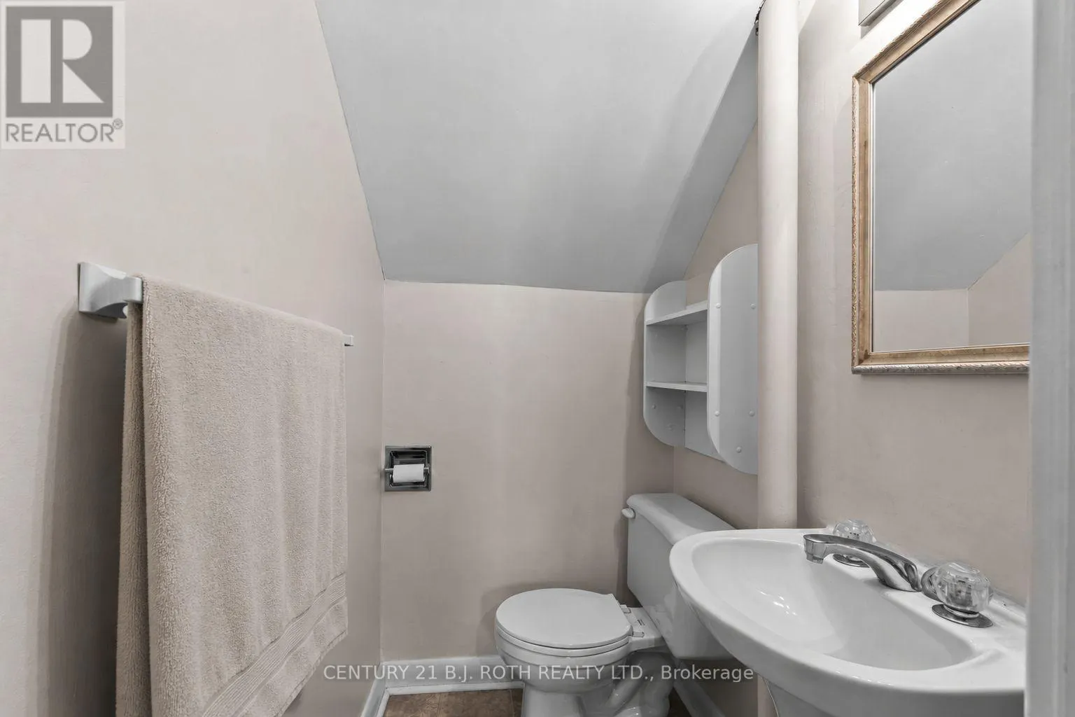 328 COLBORNE STREET W