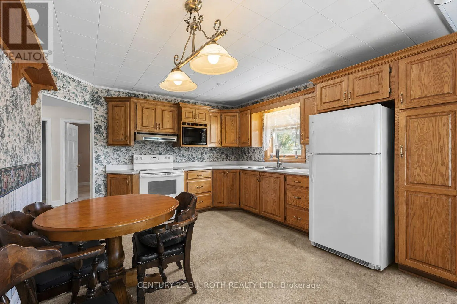 328 COLBORNE STREET W
