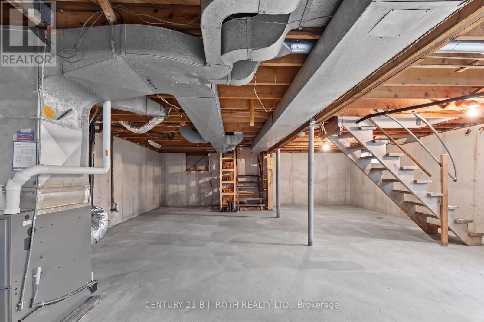 328 COLBORNE STREET W
