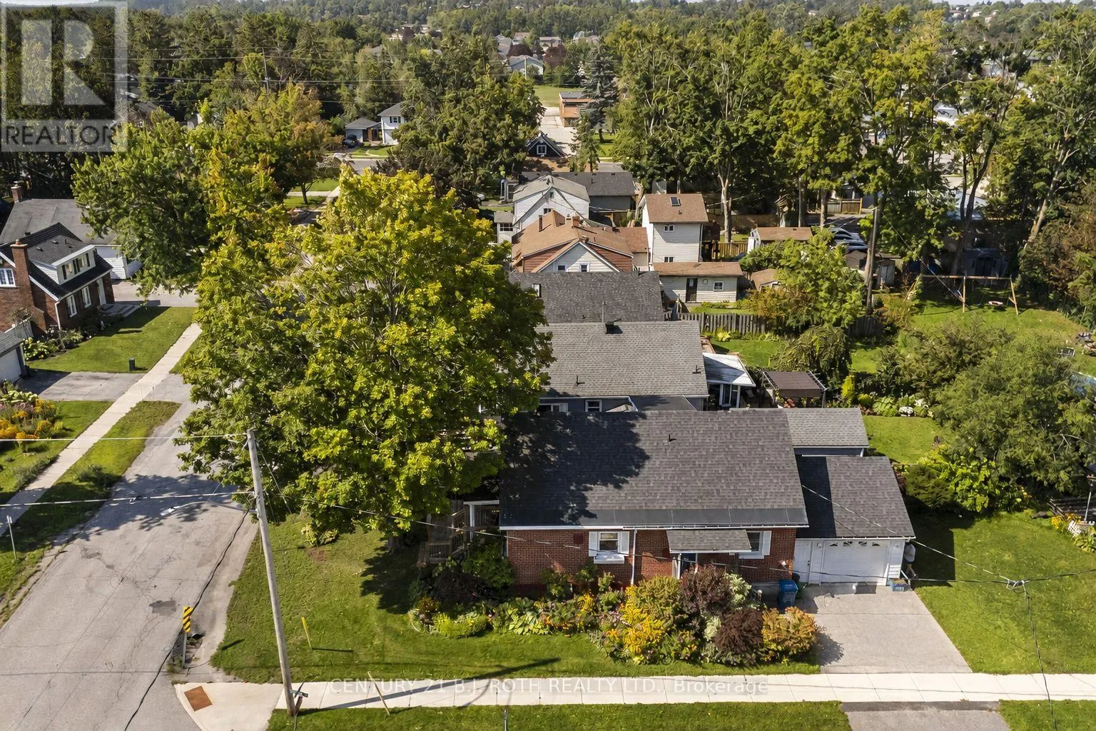 328 COLBORNE STREET W