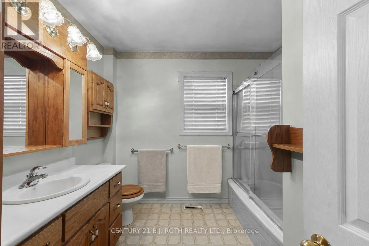 328 COLBORNE STREET W