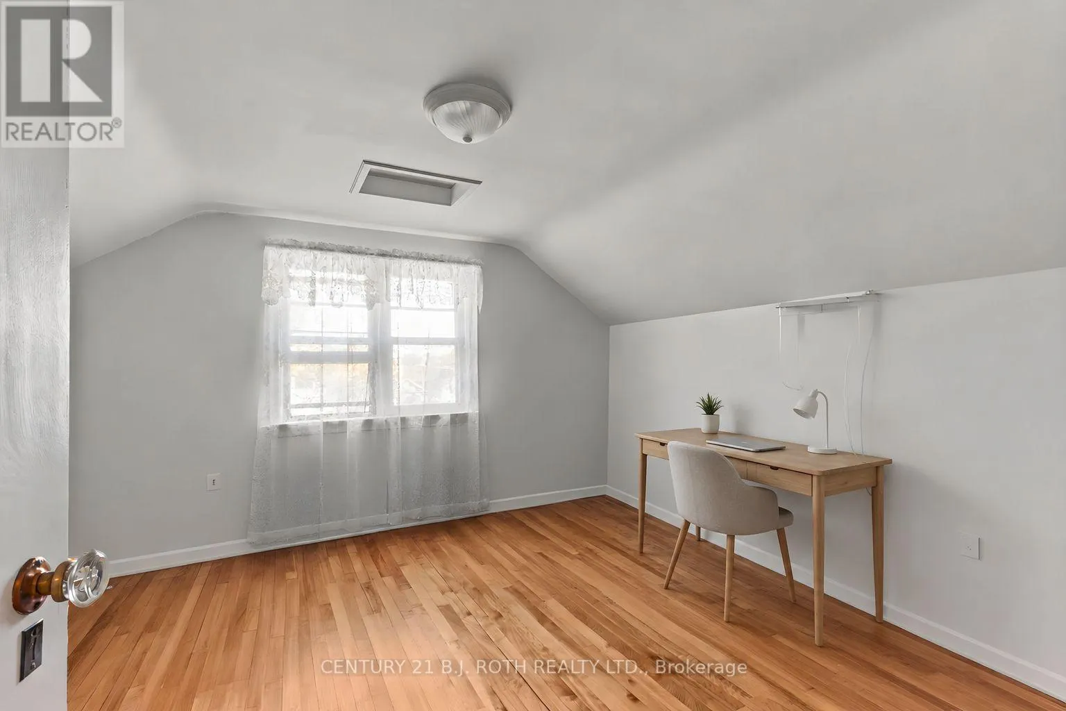 328 COLBORNE STREET W