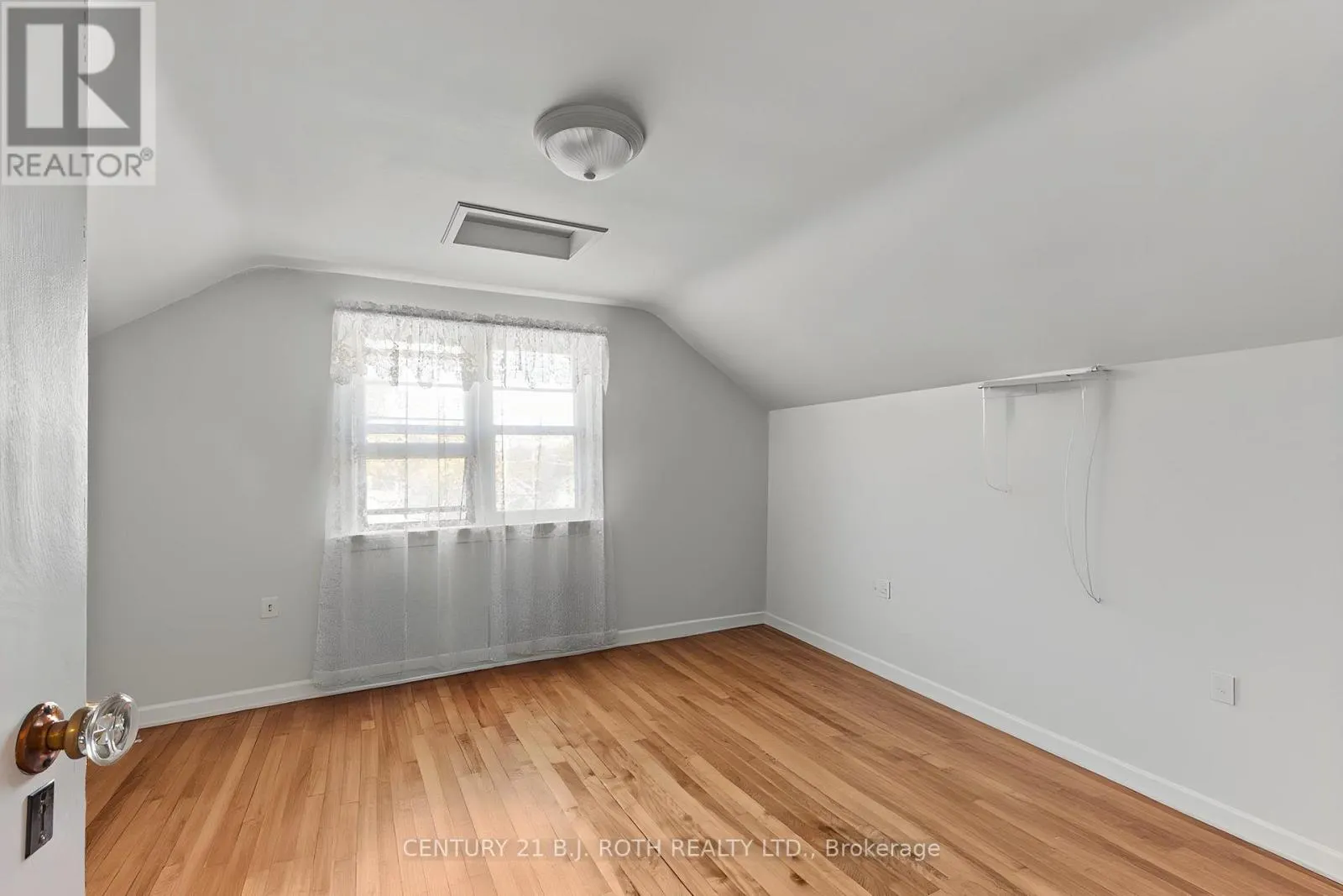 328 COLBORNE STREET W