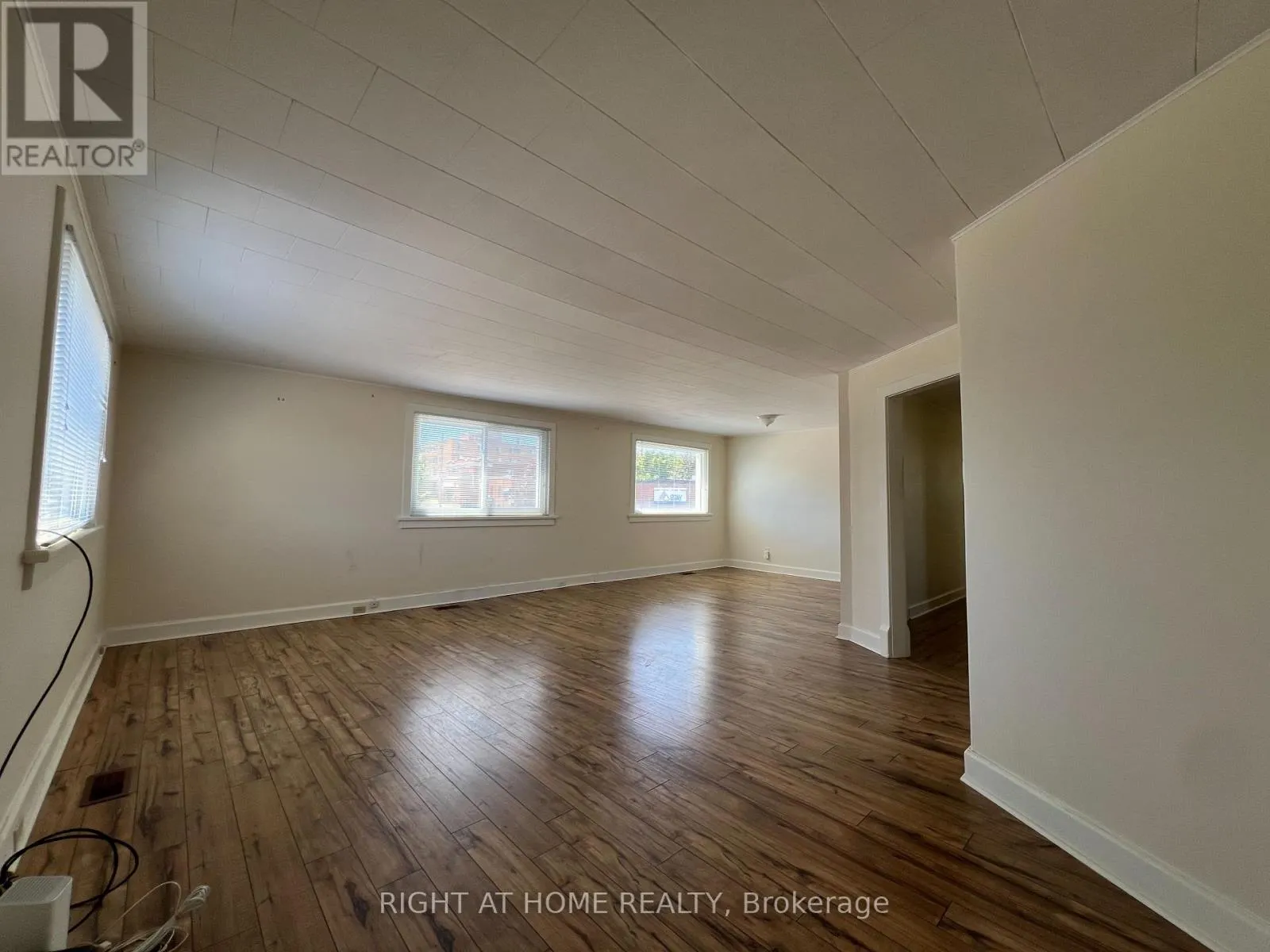 APARTMENT A - 32 MATCHEDASH STREET N