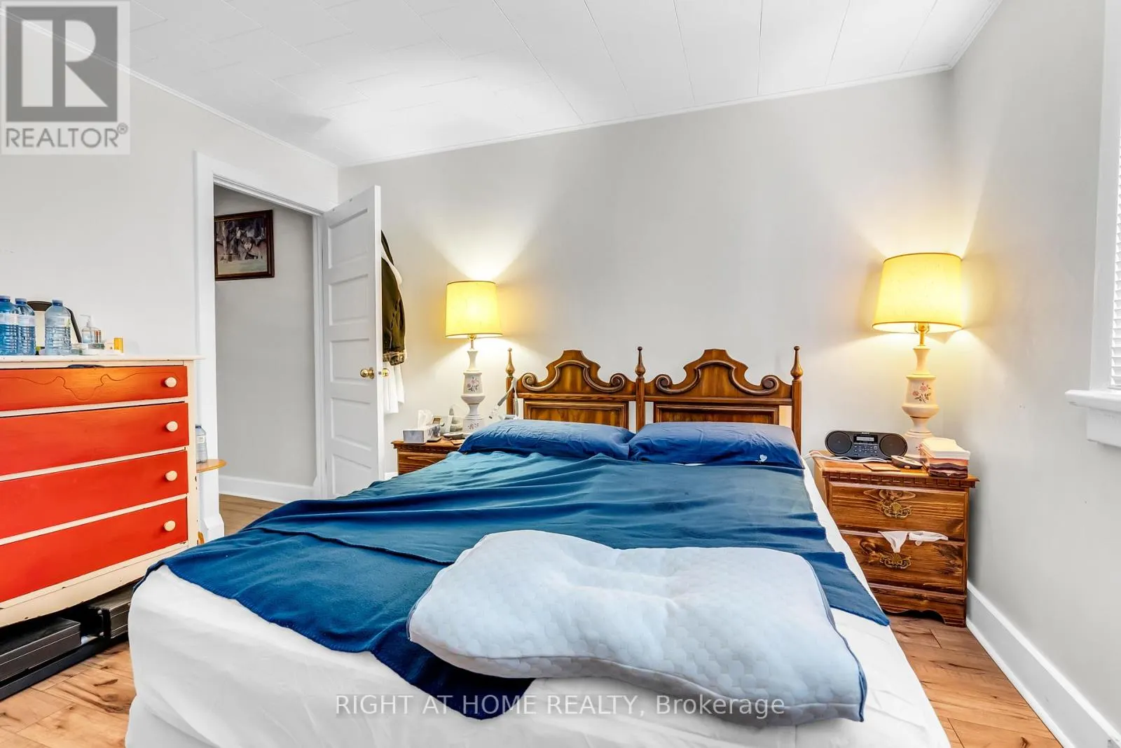 APARTMENT A - 32 MATCHEDASH STREET N