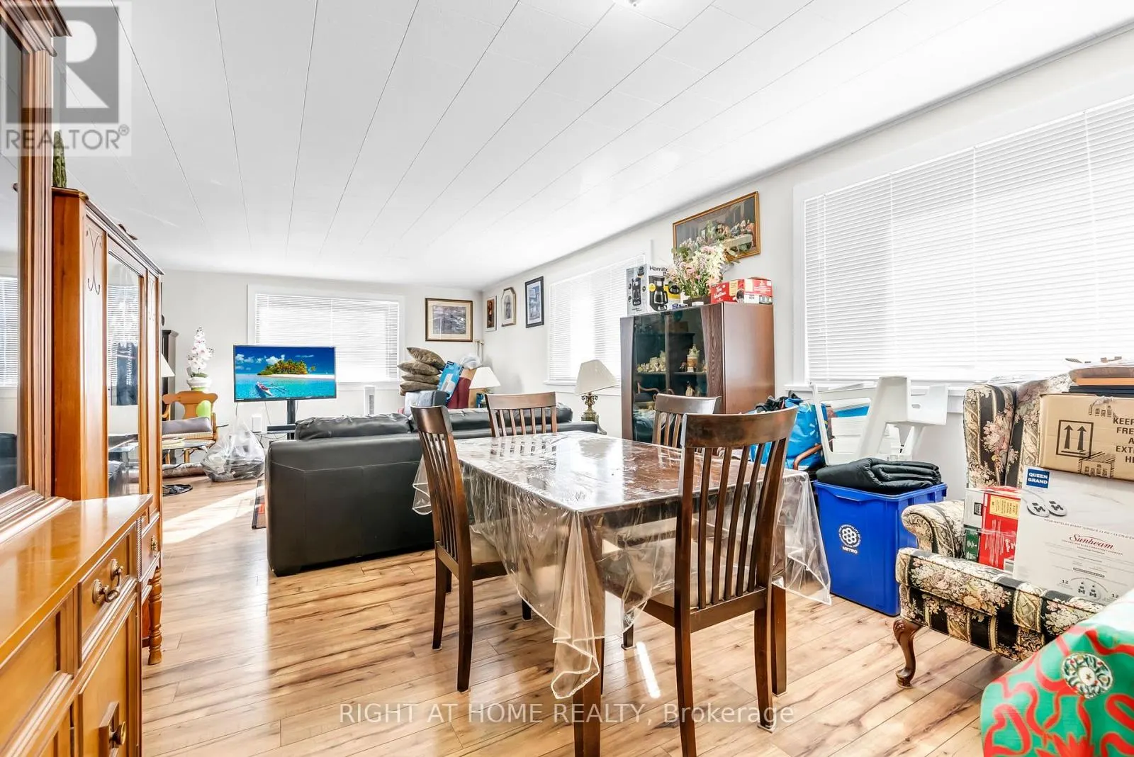 APARTMENT A - 32 MATCHEDASH STREET N