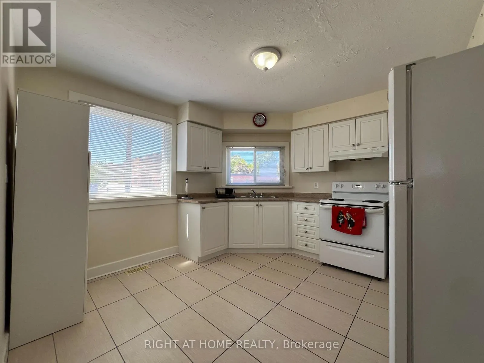 APARTMENT A - 32 MATCHEDASH STREET N