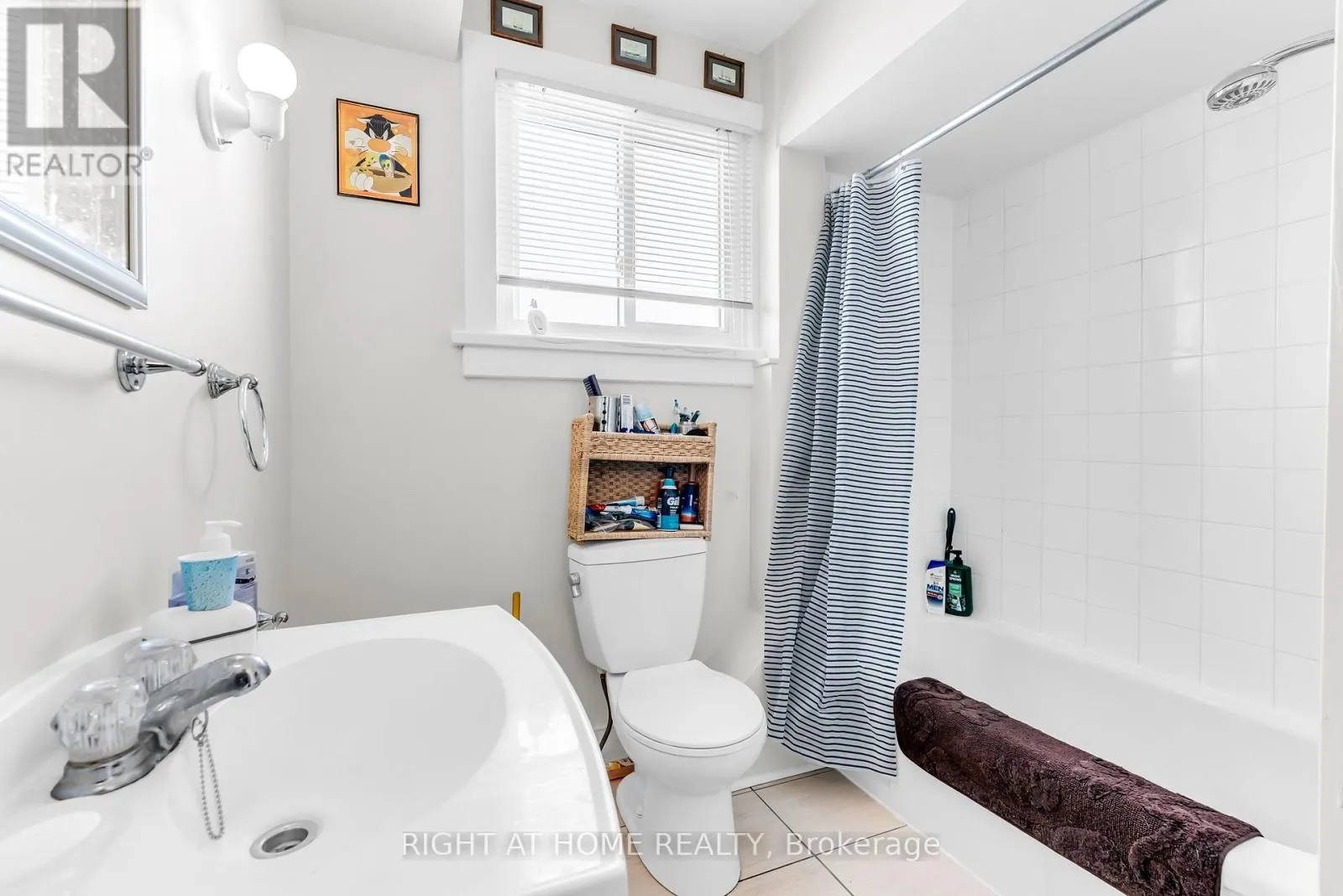 APARTMENT A - 32 MATCHEDASH STREET N