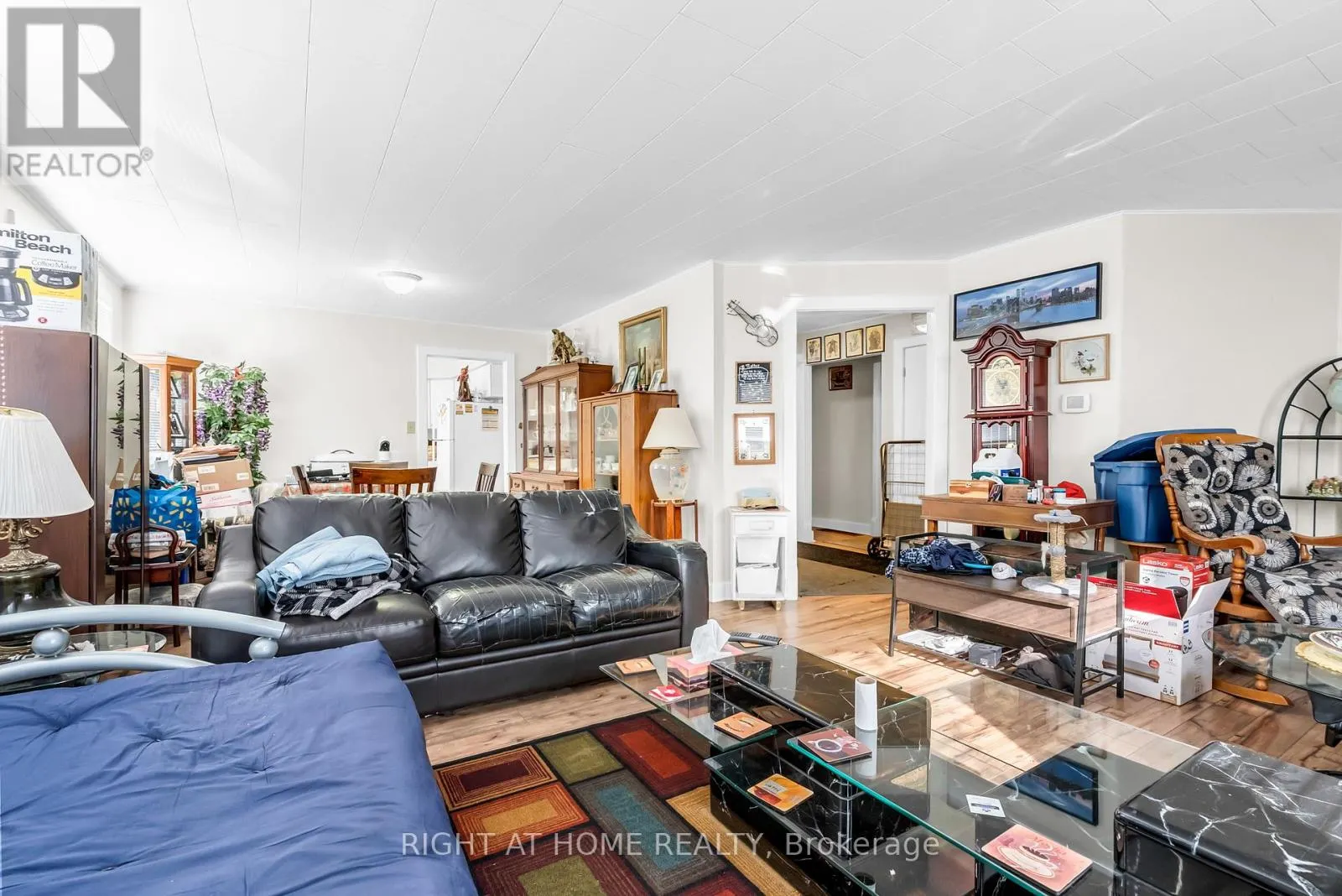 APARTMENT A - 32 MATCHEDASH STREET N