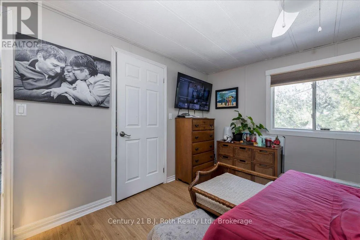1 SMITHS LANE